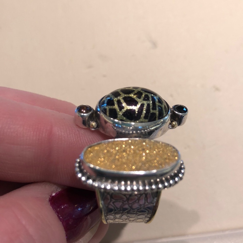 Gorgeous M&V ring!